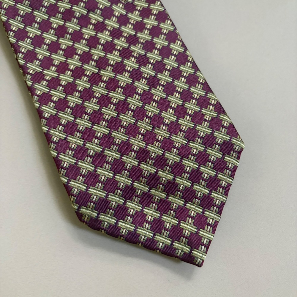 Tiffany & Co Mens Burgundy Gold Geometric Silk Necktie Made in Italy Luxury Tie